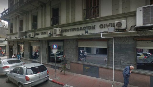 Te corre por derecha