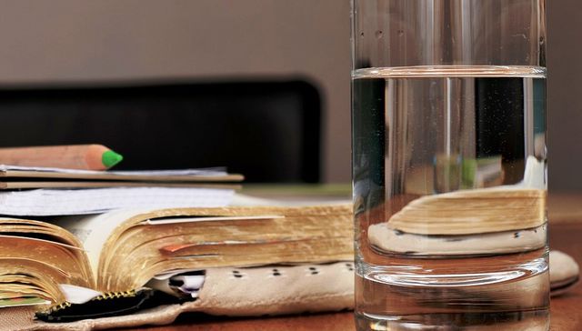 Agua que no has de beber