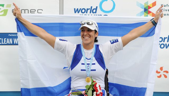 Contra viento y marea