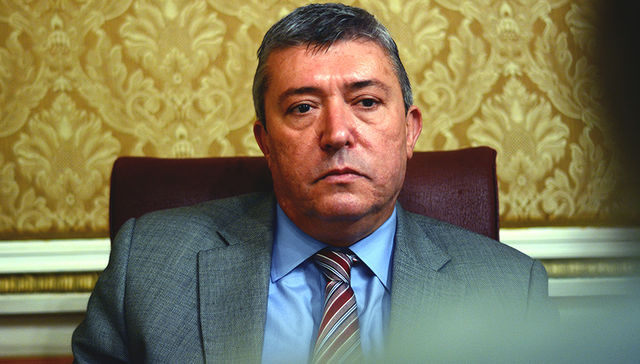 Por el centro que hay lugar