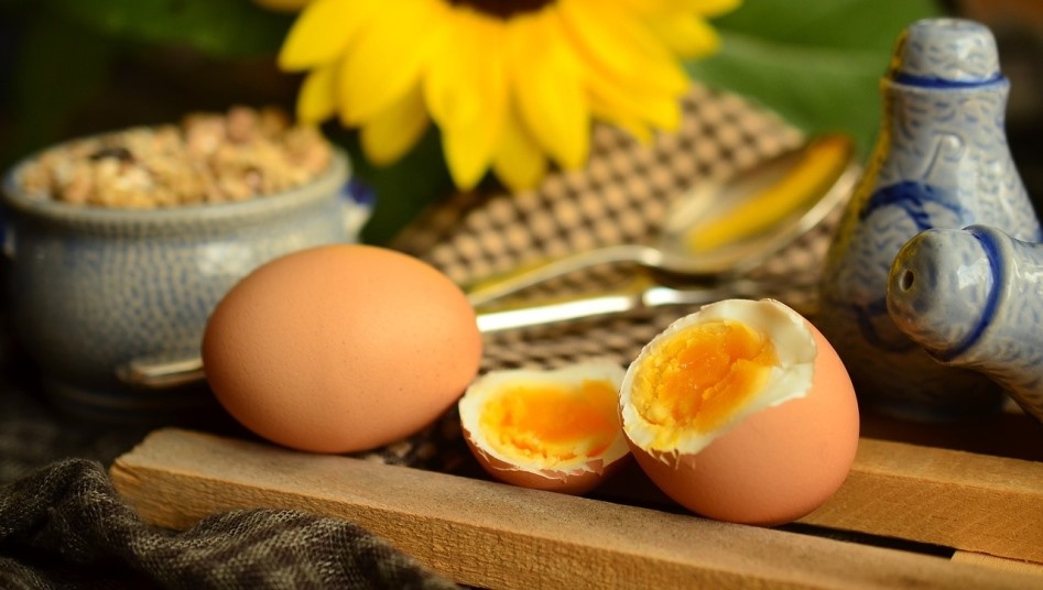 Especialista recomienda comer más proteína de la que recomiendan las guías