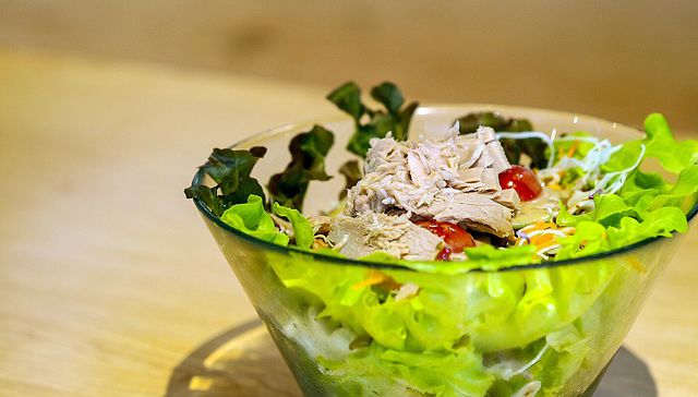 Ensalada de pasta y atún