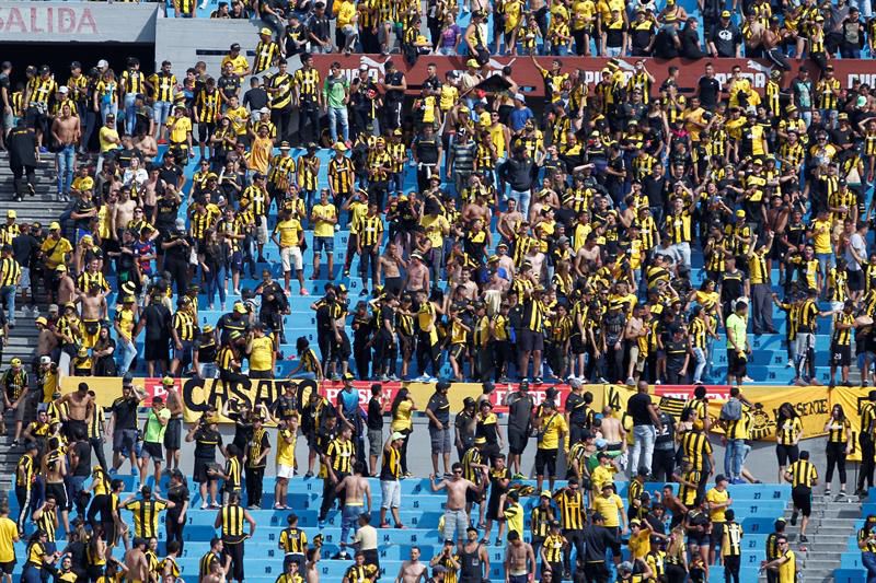 Identificaron al hombre que tiró la garrafa desde la Ámsterdam