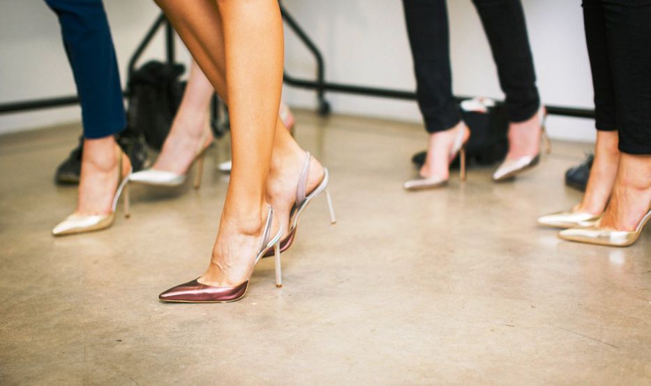 Y conmigo te duelen los pies