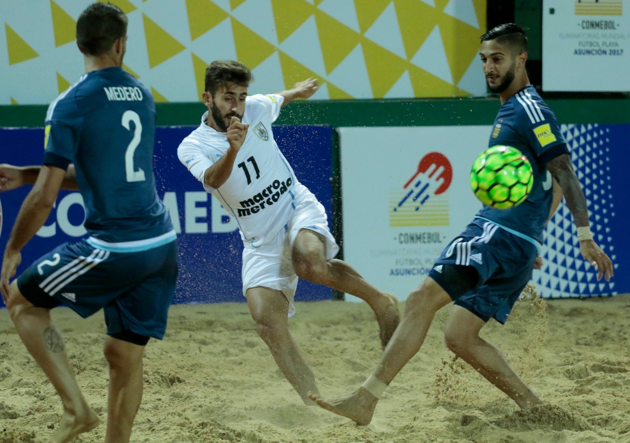 Fútbol Playa: Uruguay cayó 5-4 con Argentina y complicó chances  mundialistas en Rosario