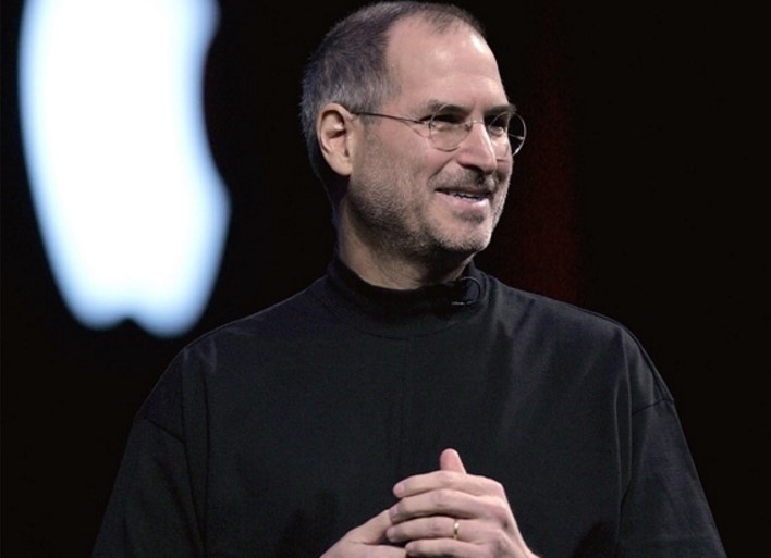 Tim Cook recuerda a Steve Jobs a 15 años de su muerte: “Cambió el mundo”