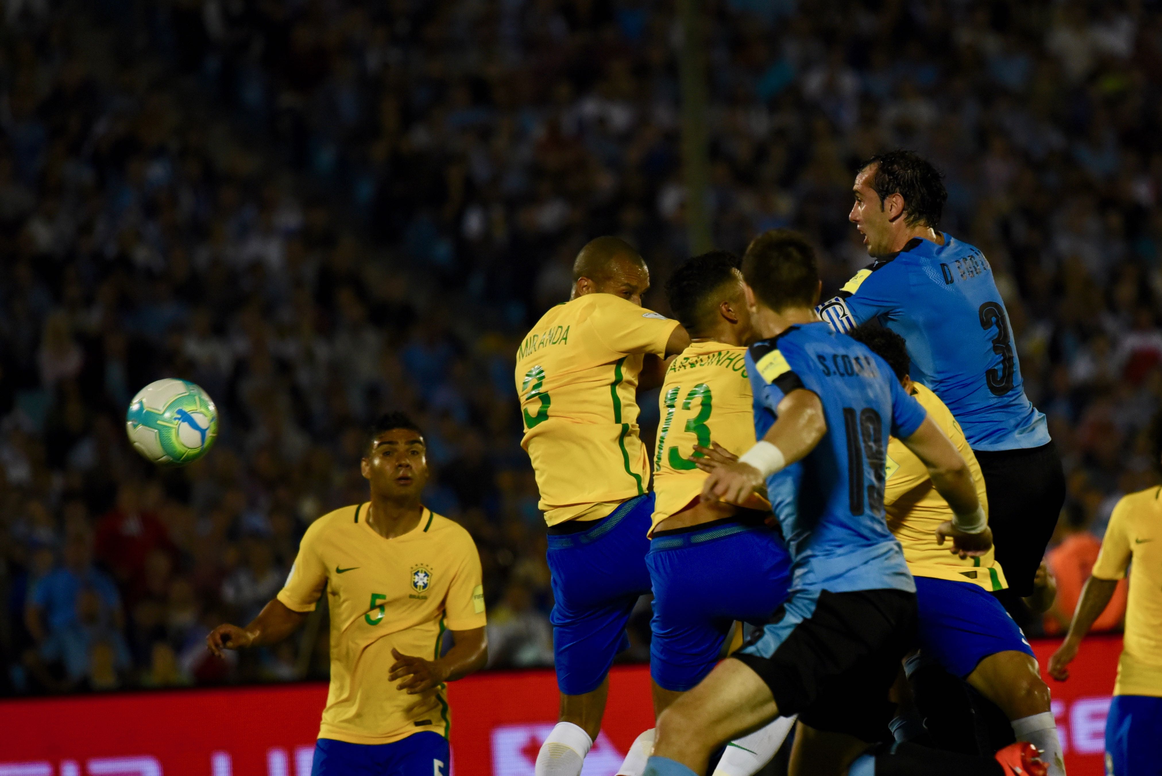 Eliminatorias Brasil derrotó 41 a Uruguay en el Centenario