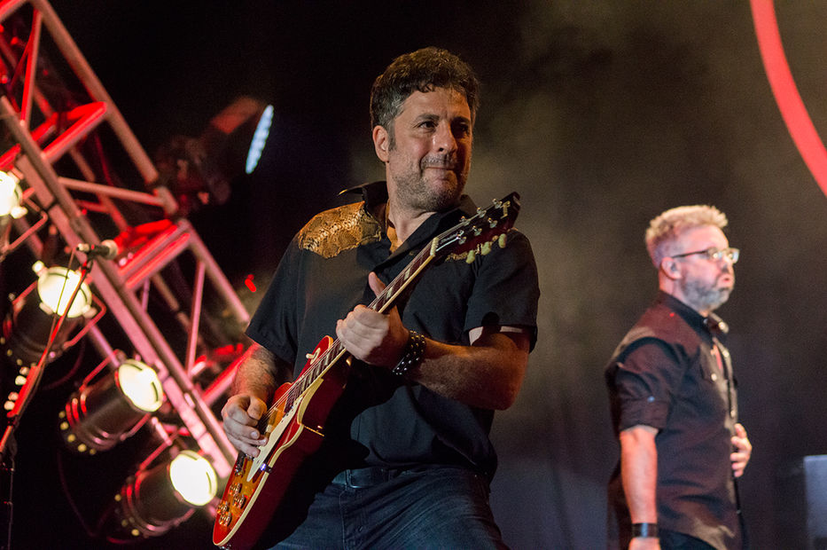 No con una explosión sino con un gemido