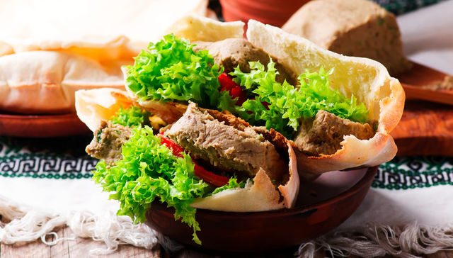 Pan de pita relleno