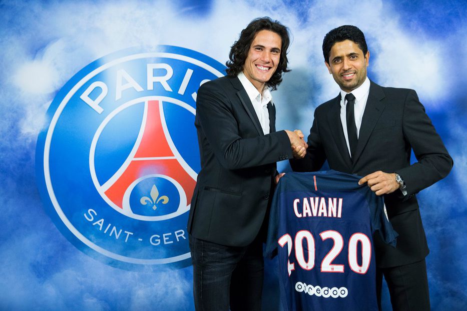 Resultado de imagen para edinson cavani firma psg