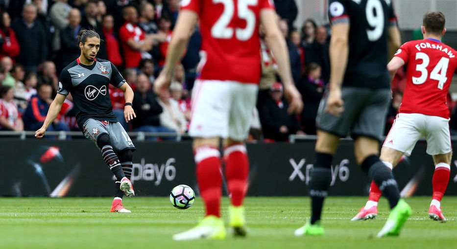 Martín Cáceres debutó en el Southampton, que le ganó 2-1 al Middlesbrough