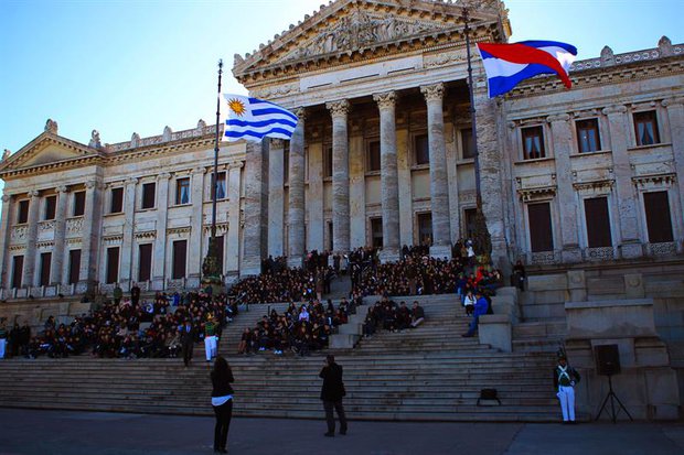 Cosse propone hacer nuevo anexo al Palacio Legislativo: las críticas de Da Silva y Bianchi