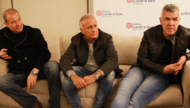 Tres tipos haciendo el humor