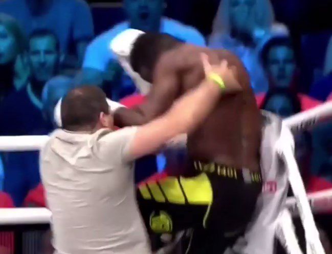 Piñas van, piñas vienen