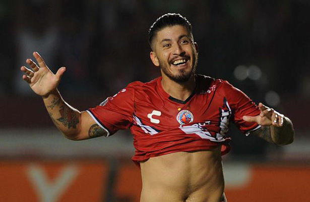 Juan Ángel Albin dejó el Veracruz mexicano y llegará al Dinamo de Bucarest