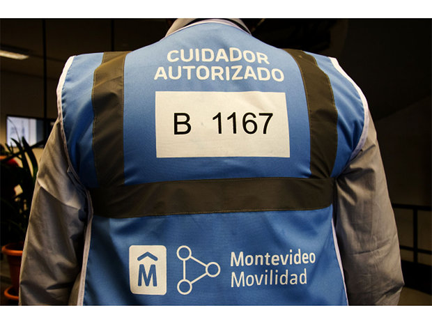 “Son buenos trabajadores”: en operativo de control de cuidacoches, IM entregó 60 permisos