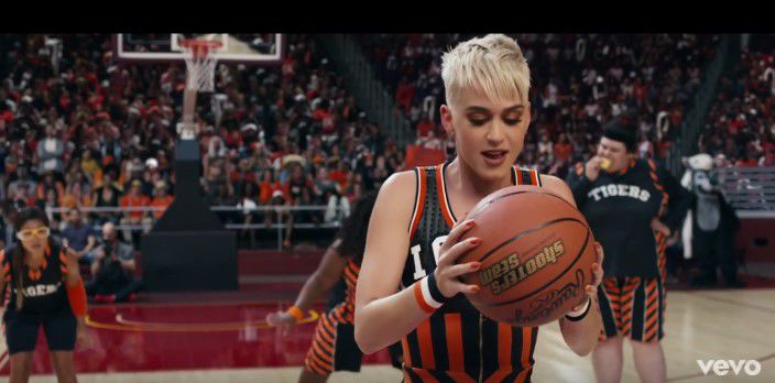 Katy Perry Estrena El Videoclip De Swish Swish Con Caras Conocidas