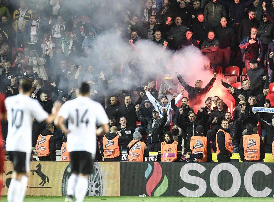 Siempre alguno aparece