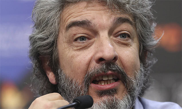 Más fácil es pedir permiso