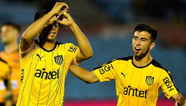 A fuerza de goles
