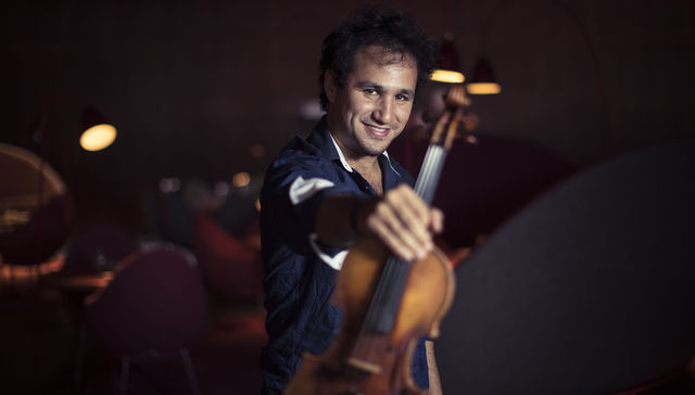 Nathan solo bien se lame