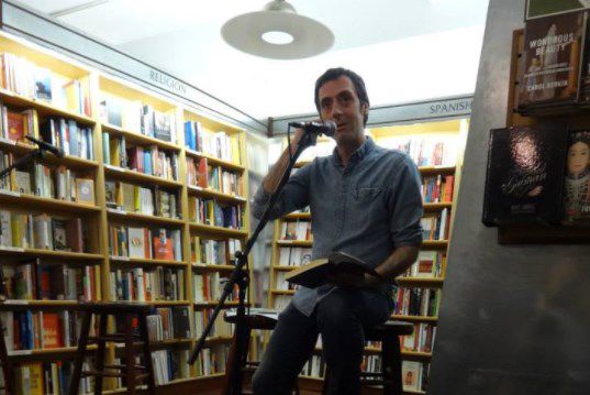 “Un escritor tiene que ser un buen tipo”, opina Javier Molea, librero uruguayo y referente hispano en Nueva York