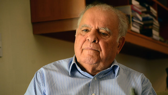 No, no es el que canta