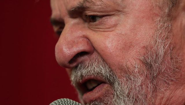 Con el diario del lunes