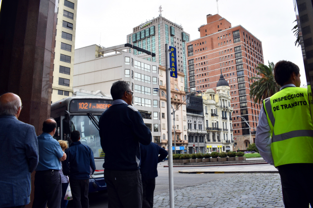 Nueva parada de ómnibus en Plaza Independencia