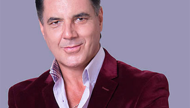 Lustrando el viejo estaño