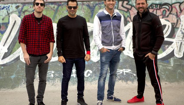 Piña va, piña viene