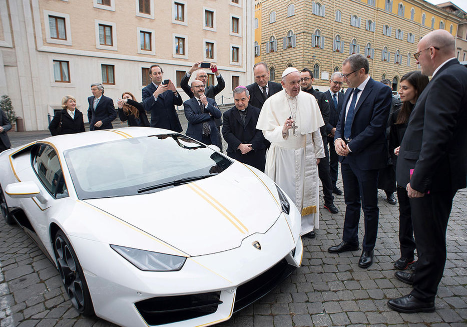 El Lamborghini del Papa Francisco cambió de dueño - AIRBAG