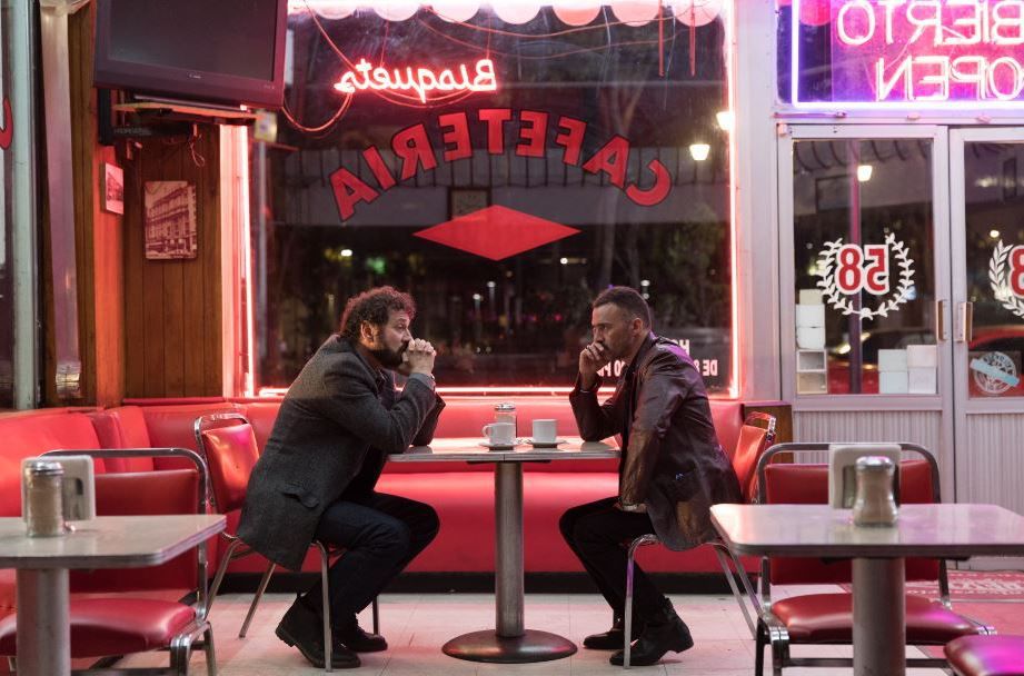 Pegados a la pantalla