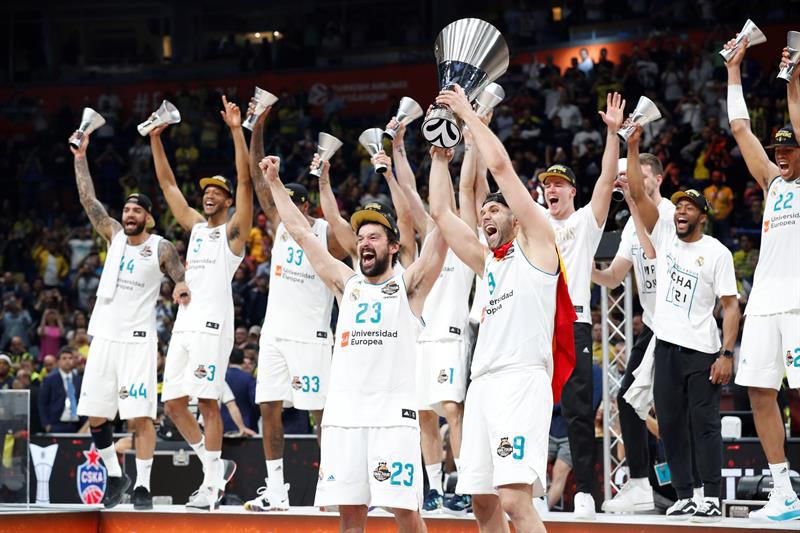 Básquetbol Real Madrid conquistó la Euroliga tras vencer 8580 al Básquetbol Real Madrid conquistó la Euroliga tras vencer 8580 al
