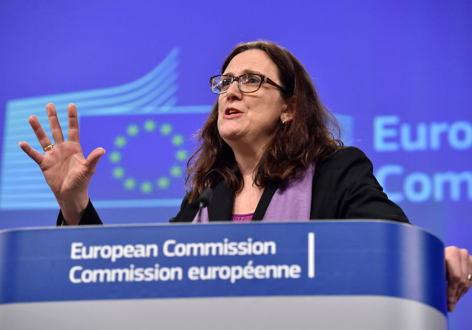 Señores pasajeros, abrochen sus cinturones