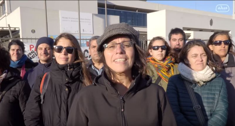 Docentes de Secundaria “salen” de los liceos para reclamar, en un video ...