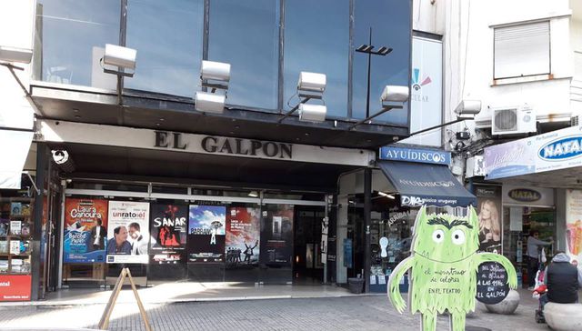 Seis personajes en busca de permiso