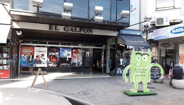 Seis personajes en busca de permiso