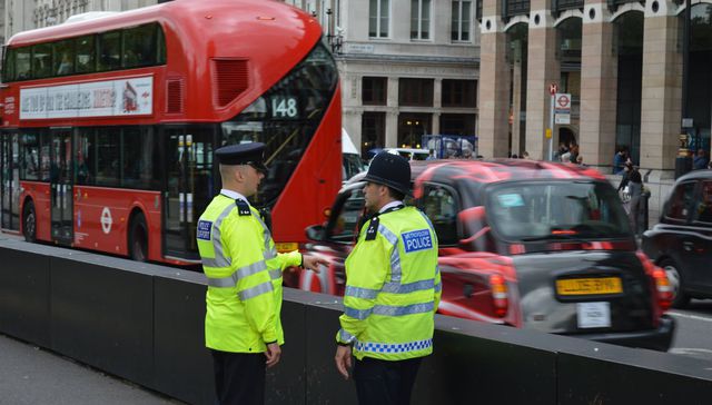 Con ayuda