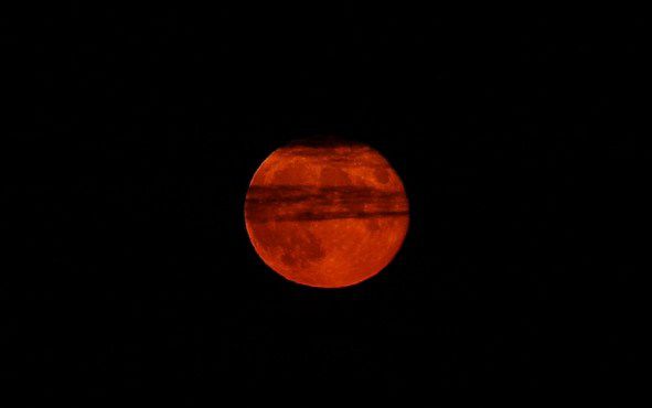 Aunque siga brillando la Luna