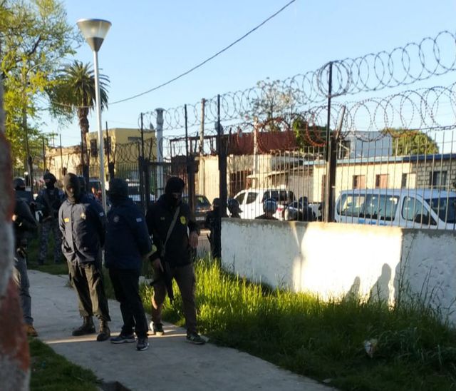La Policía realiza una serie de allanamientos en Jardines del Hipódromo