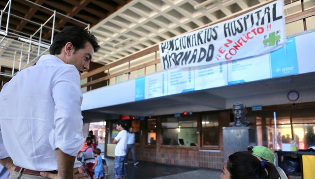 Esperás seis horas pero viene Juan