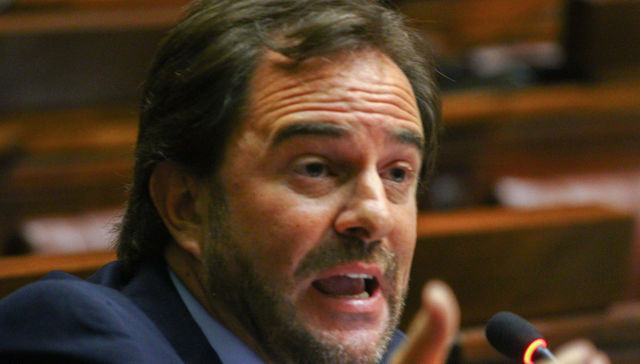 Charlemos