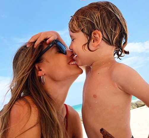 Acompañada del mejor