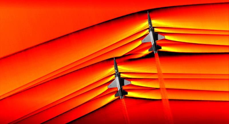 La NASA tomó fotos inéditas de aviones cruzando la barrera del sonido