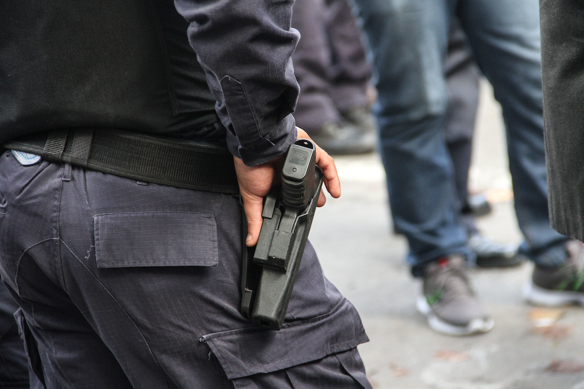 Delincuente bajó de un vehículo, disparó e hirió a un hombre en Piedras Blancas