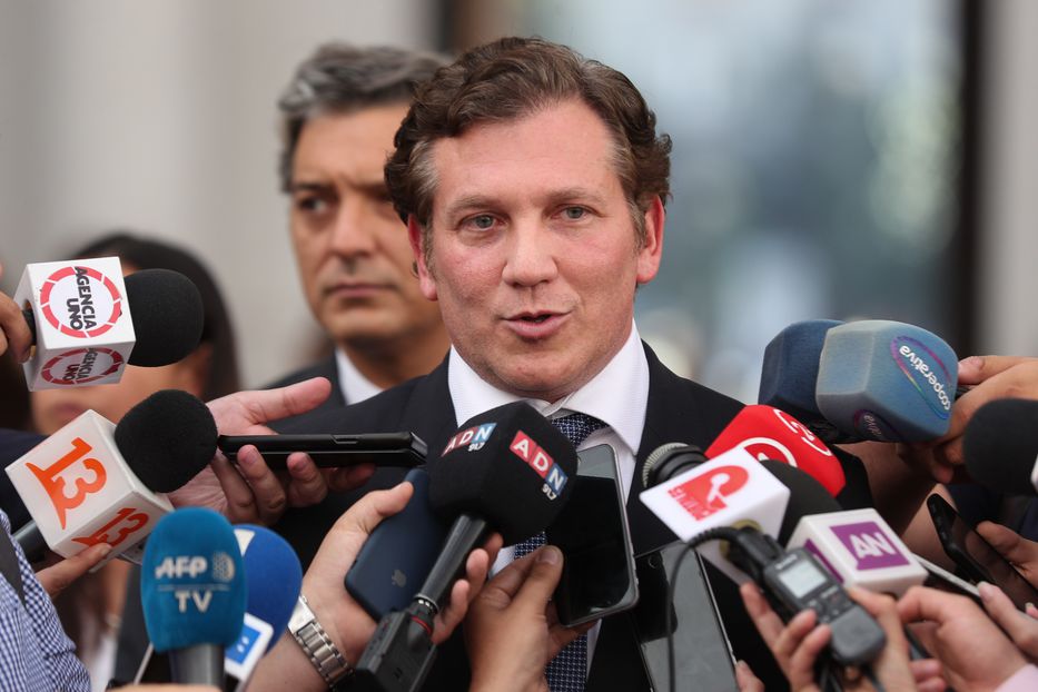 Denuncian a Alejandro Domínguez por recibir millones de fondos recuperados del FIFA Gate