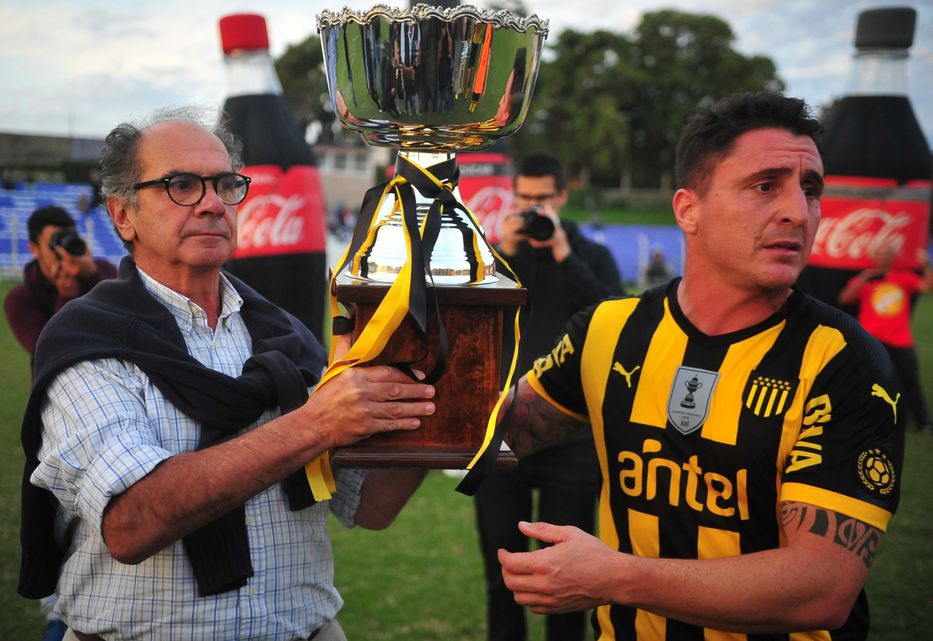 Peñarol se corona campeón del Apertura en Uruguay -  Móvil