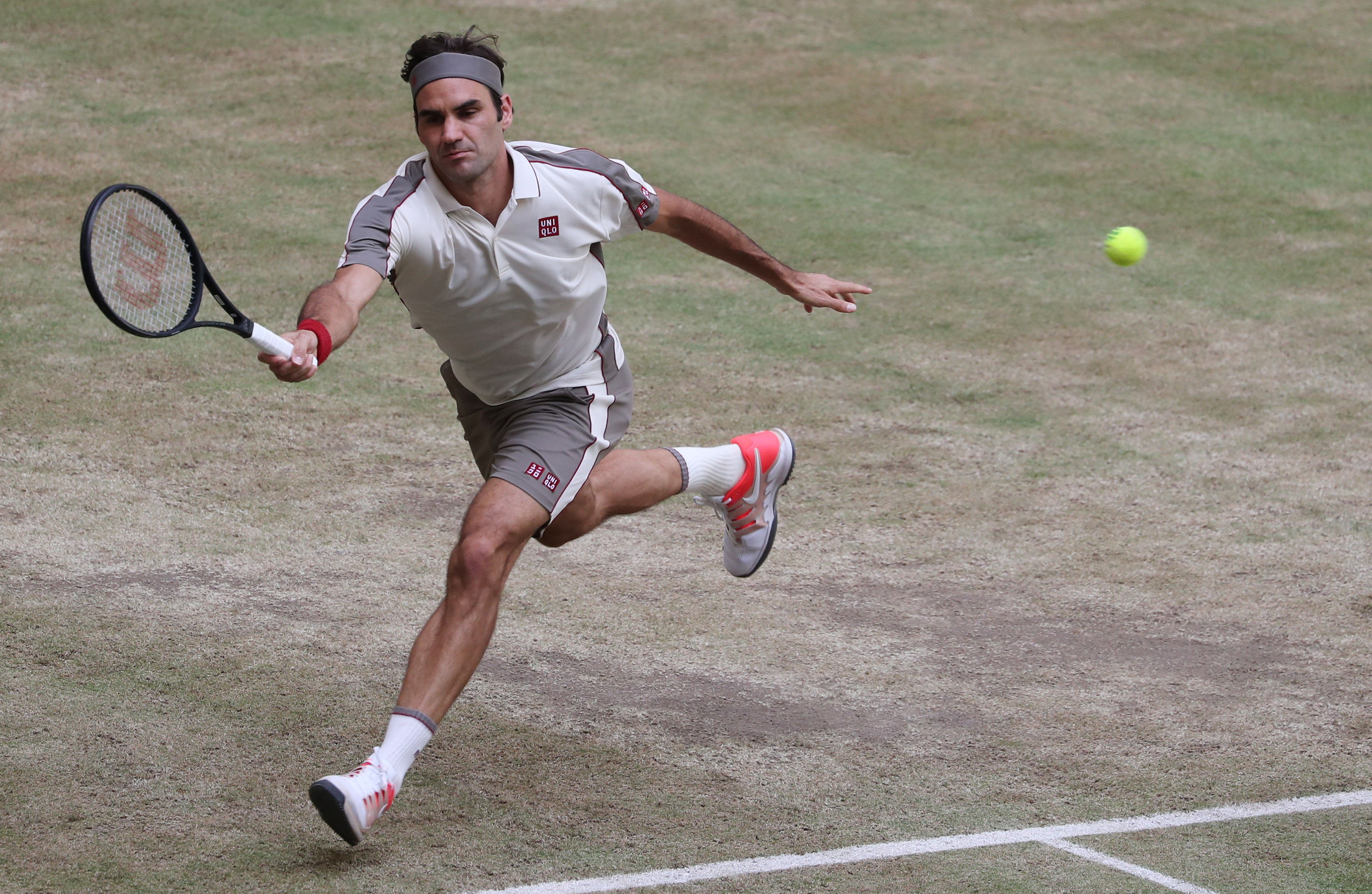 Tenis: Roger Federer volvió a la final en Halle y va por su décimo ...