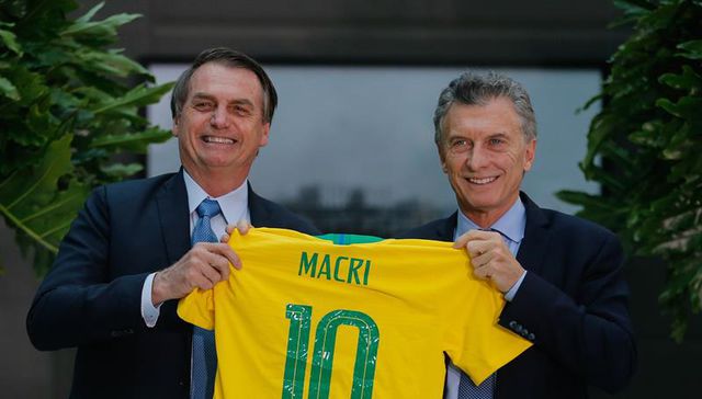Ni se miran